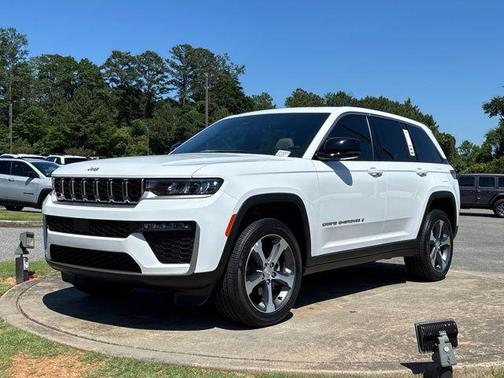 Bright White Clearcoat 2026 Jeep Grand Cherokee Limited