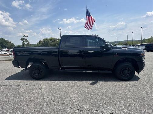 2025 RAM 2500 Tradesman Crew Cab 4x4 6'4' Box