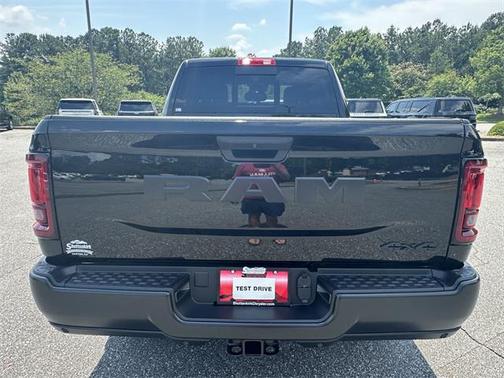 2025 RAM 2500 Tradesman Crew Cab 4x4 6'4' Box