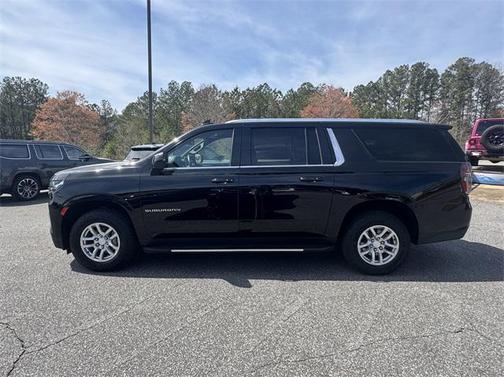 2023 Chevrolet Suburban LT
