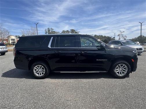 2023 Chevrolet Suburban LT