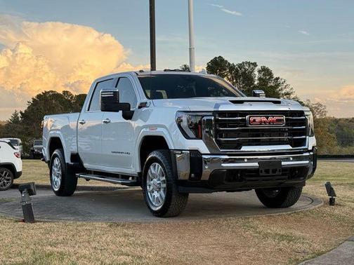 White Frost Tricoat 2024 GMC Sierra 2500 SLT