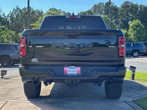 Diamond Black Crystal Pearlcoat 2026 RAM 1500 Big Horn/Lone Star