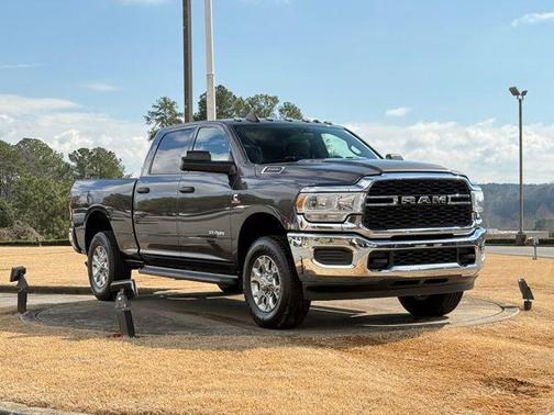 2021 RAM 3500 Tradesman Crew Cab 4x4 6'4' Box