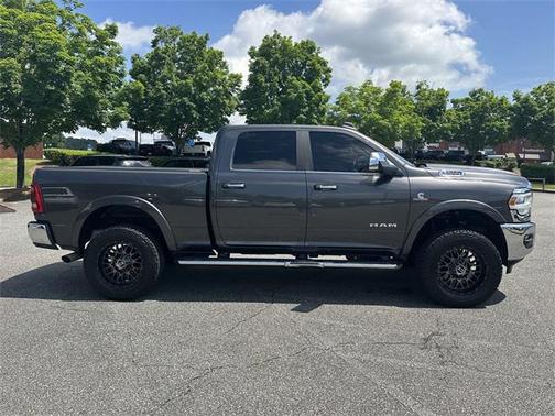 2022 RAM 2500 Laramie Crew Cab 4x4 6'4' Box
