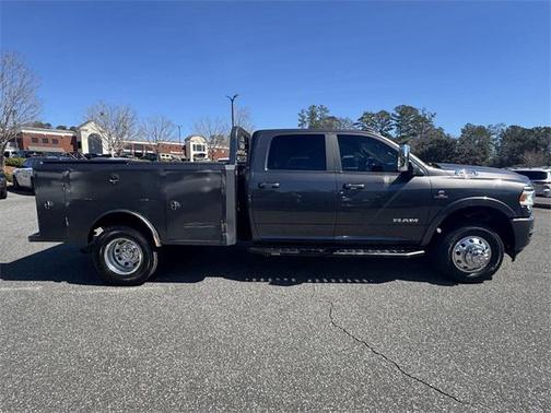2020 RAM 3500 Laramie Crew Cab 4x4 8' Box