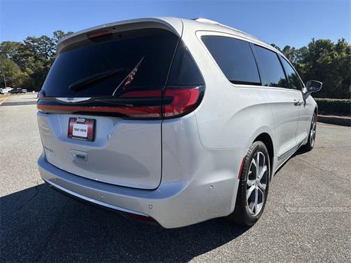 2024 Chrysler Pacifica L