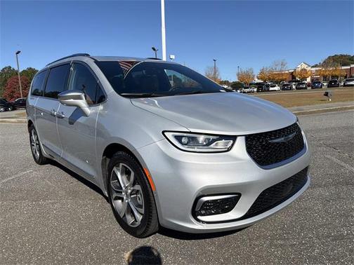 2024 Chrysler Pacifica L