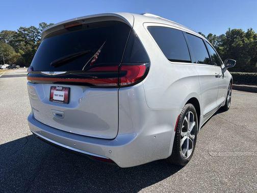 2024 Chrysler Pacifica L
