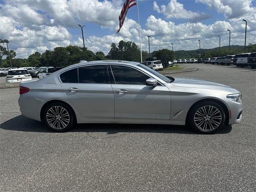2017 BMW 540 540i