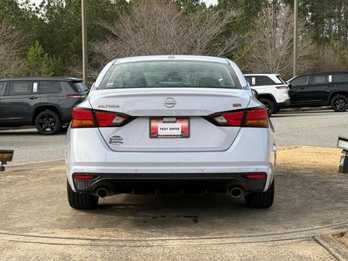 2024 Nissan Altima SR FWD