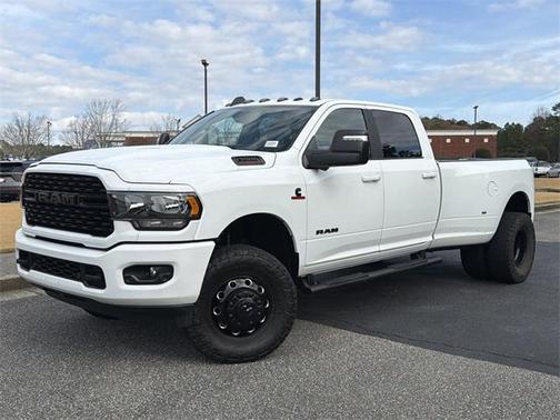 2023 RAM 3500 Big Horn Crew Cab 4x4 8' Box