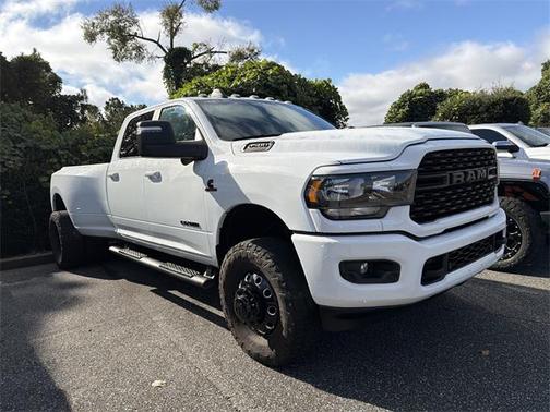 2023 RAM 3500 Big Horn Crew Cab 4x4 8' Box