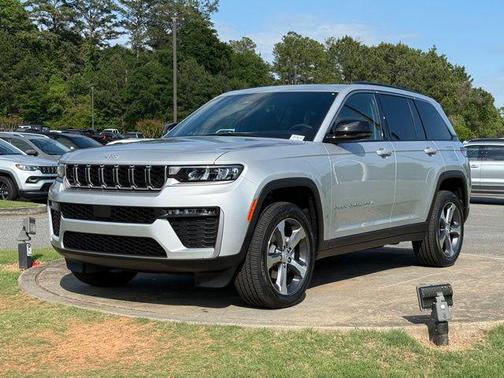 Silver Zynith 2026 Jeep Grand Cherokee Limited