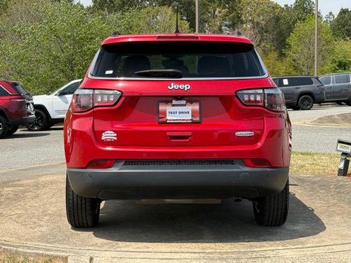 Redline Pearlcoat 2017 Jeep New Compass Latitude