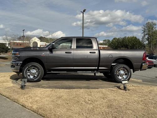 2026 RAM 2500 Tradesman Crew Cab 4x4 6'4' Box
