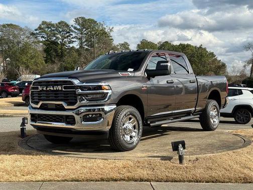 2026 RAM 2500 Tradesman Crew Cab 4x4 6'4' Box
