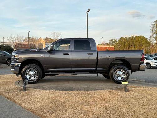 2026 RAM 3500 Tradesman Crew Cab 4x4 6'4' Box