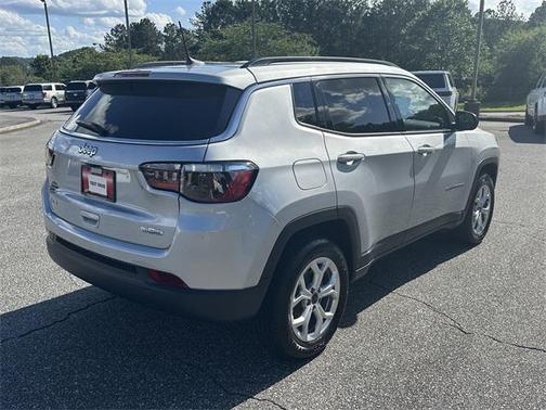 2025 Jeep Compass Latitude