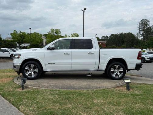 Bright White Clearcoat 2020 RAM 1500 Laramie