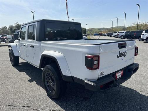 2025 Jeep Gladiator Sport S