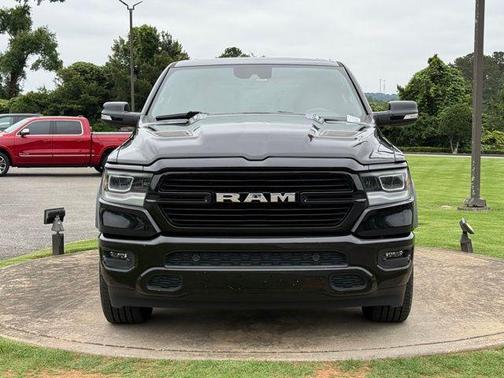 Diamond Black Crystal Pearlcoat 2021 RAM 1500 Laramie