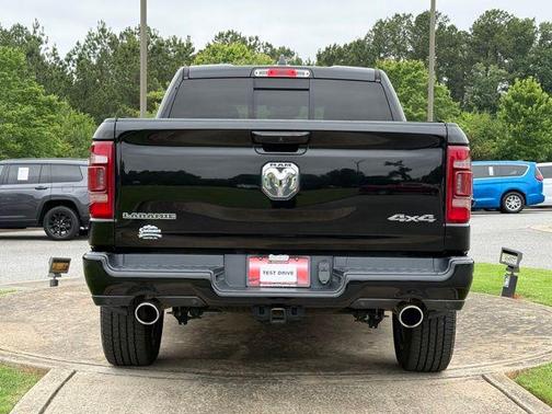 Diamond Black Crystal Pearlcoat 2021 RAM 1500 Laramie