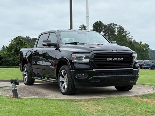 Diamond Black Crystal Pearlcoat 2021 RAM 1500 Laramie
