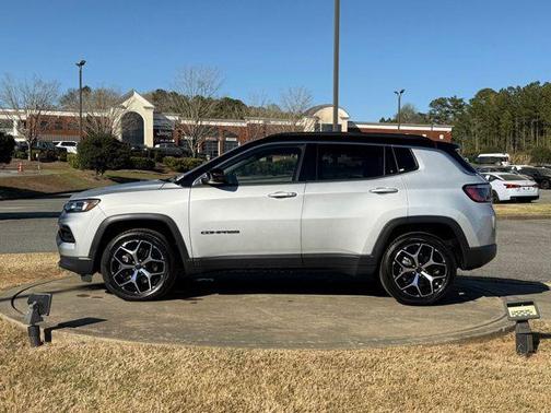 Silver Zynith Metallic Clearcoat 2025 Jeep Compass Limited