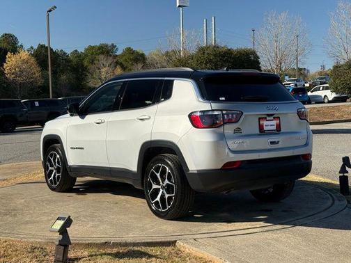 Silver Zynith Metallic Clearcoat 2025 Jeep Compass Limited