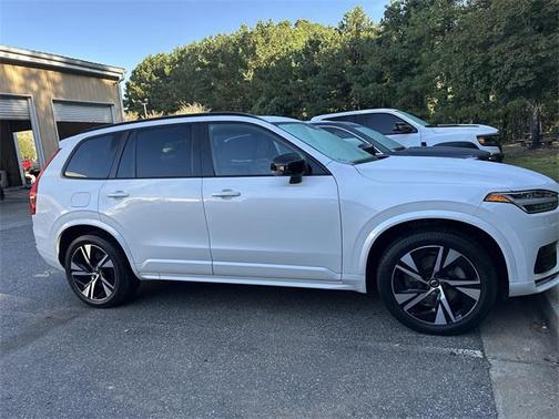 2020 Volvo XC90 T6 R-Design