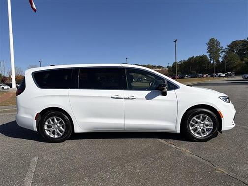 2026 Chrysler Pacifica L