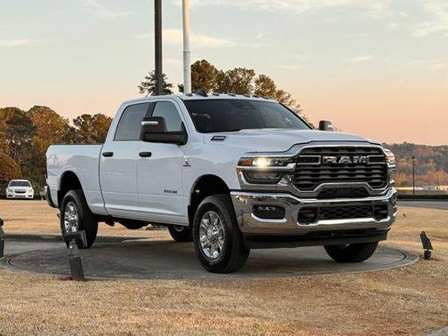 2025 RAM 3500 Big Horn Crew Cab 4x4 6'4' Box