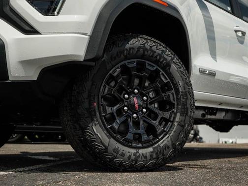 Summit White 2026 GMC Canyon 4WD Elevation