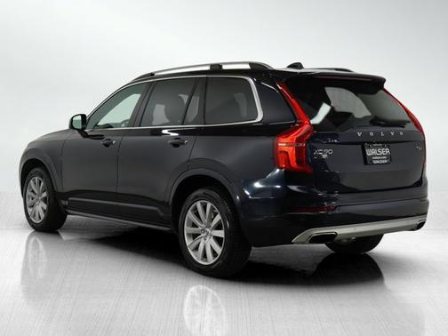 2019 Volvo XC90 T6 Momentum