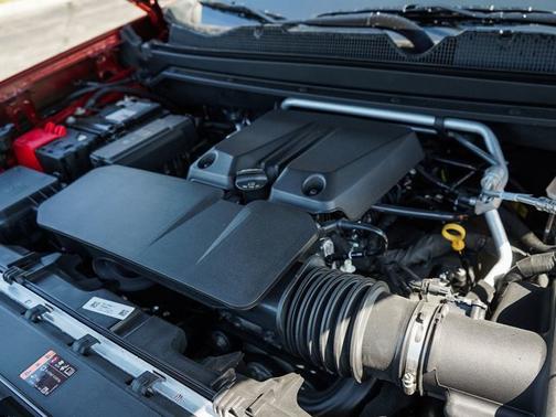 2025 GMC Canyon 4WD AT4