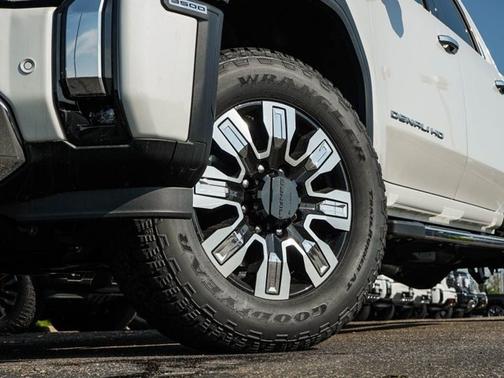 2025 GMC Sierra 3500 Denali