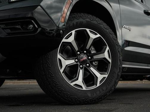 Midnight Pine 2026 GMC Yukon AT4