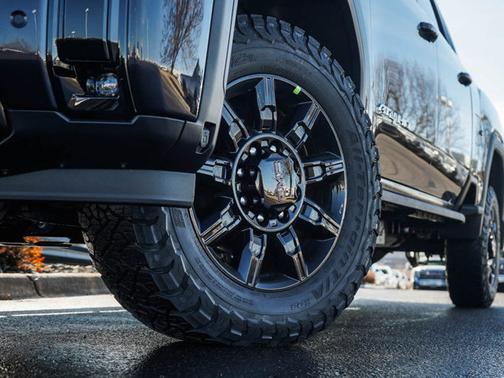 2025 GMC Sierra 3500 AT4