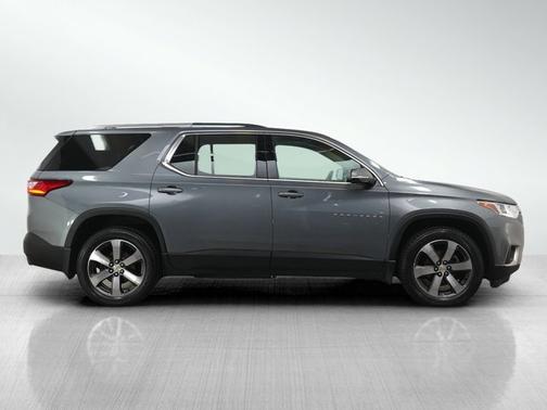 Satin Steel Metallic 2018 Chevrolet Traverse LT Leather