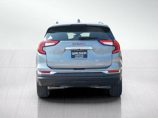 Sterling Metallic 2024 GMC Terrain SLT