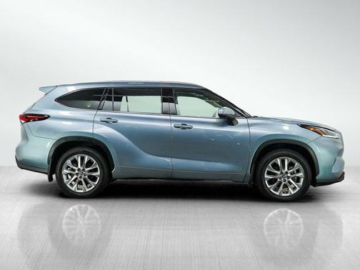 Moon Dust 2024 Toyota Highlander Hybrid Hybrid Limited