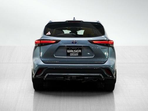 Moon Dust 2024 Toyota Highlander Hybrid Hybrid Limited