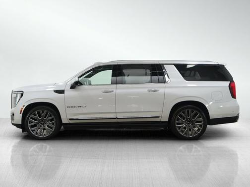 White Frost Tricoat 2025 GMC Yukon XL Denali Ultimate