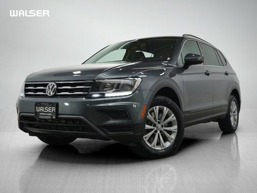 Platinum Gray Metallic 2019 Volkswagen Tiguan SE