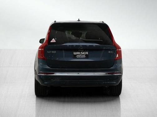 2024 Volvo XC90 Plus Bright Theme
