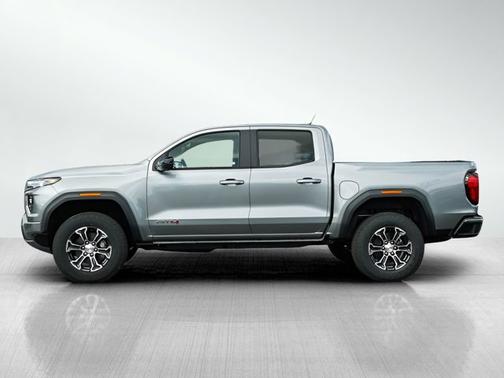 2025 GMC Canyon 4WD AT4