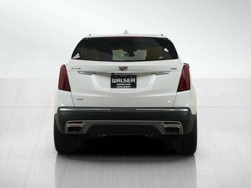 Crystal White Tricoat 2022 Cadillac XT5 AWD Premium Luxury