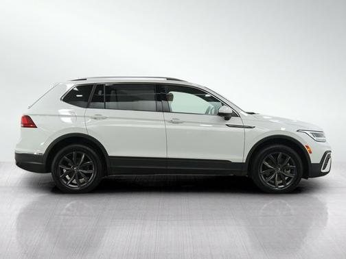 Pure White 2024 Volkswagen Tiguan SE