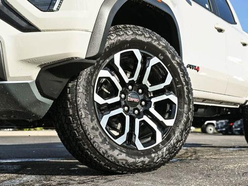 2026 GMC Canyon 4WD AT4
